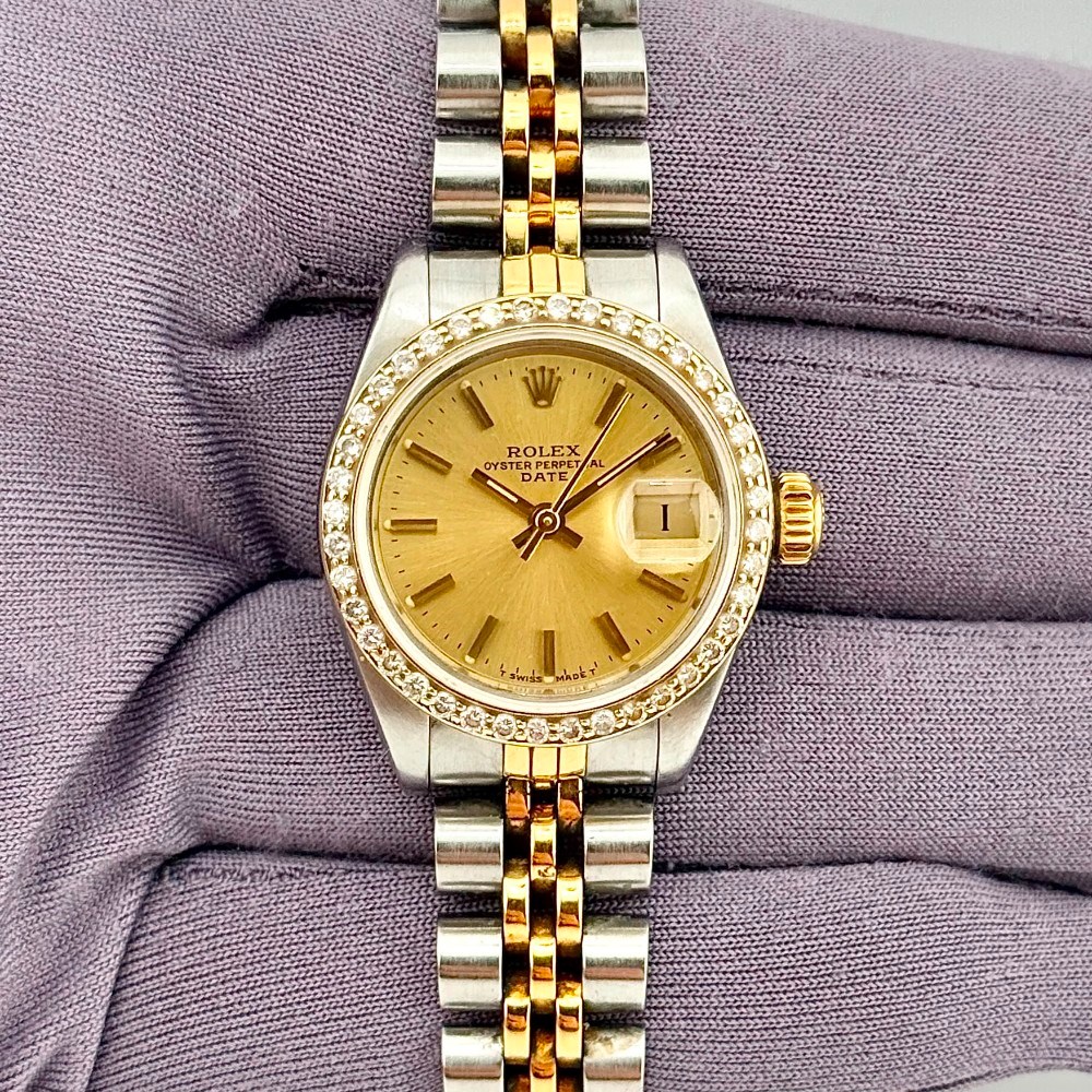 DATE LADY